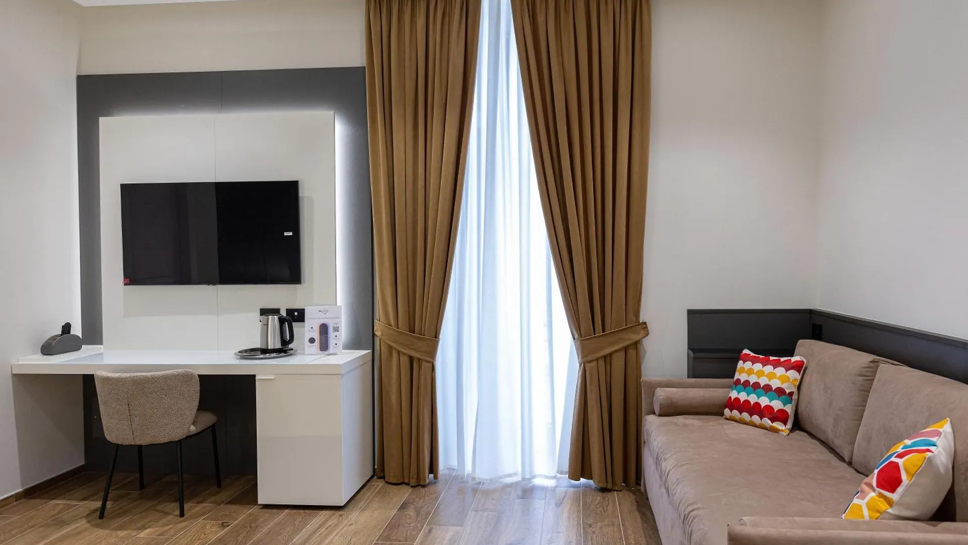 Boutique House Palla & Partner'S Naples 4*,