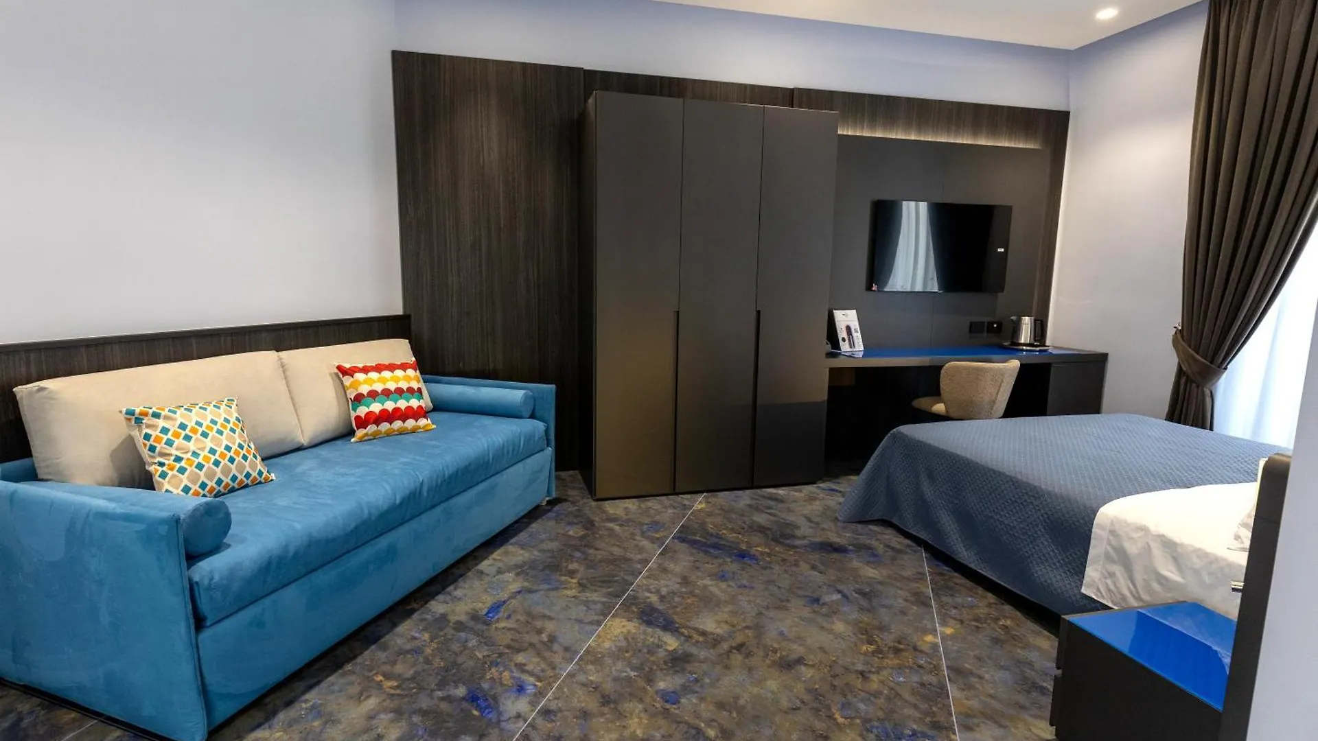 Boutique House Palla & Partner'S Naples 4*,  Italy