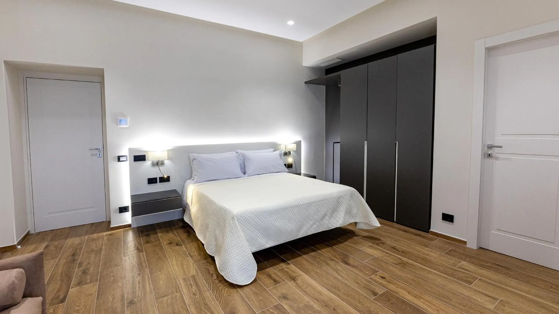 Boutique House Palla & Partner'S Napoli Otel